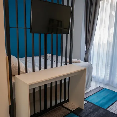 Sunny Corner Apartment