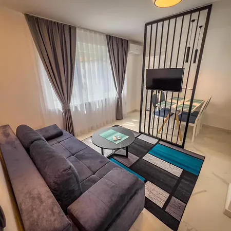 Sunny Corner Apartament *