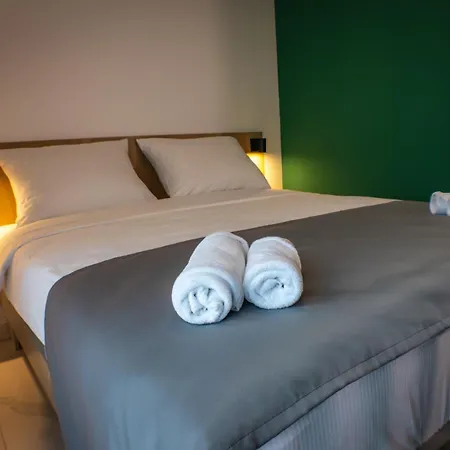 Sunny Corner Apartment